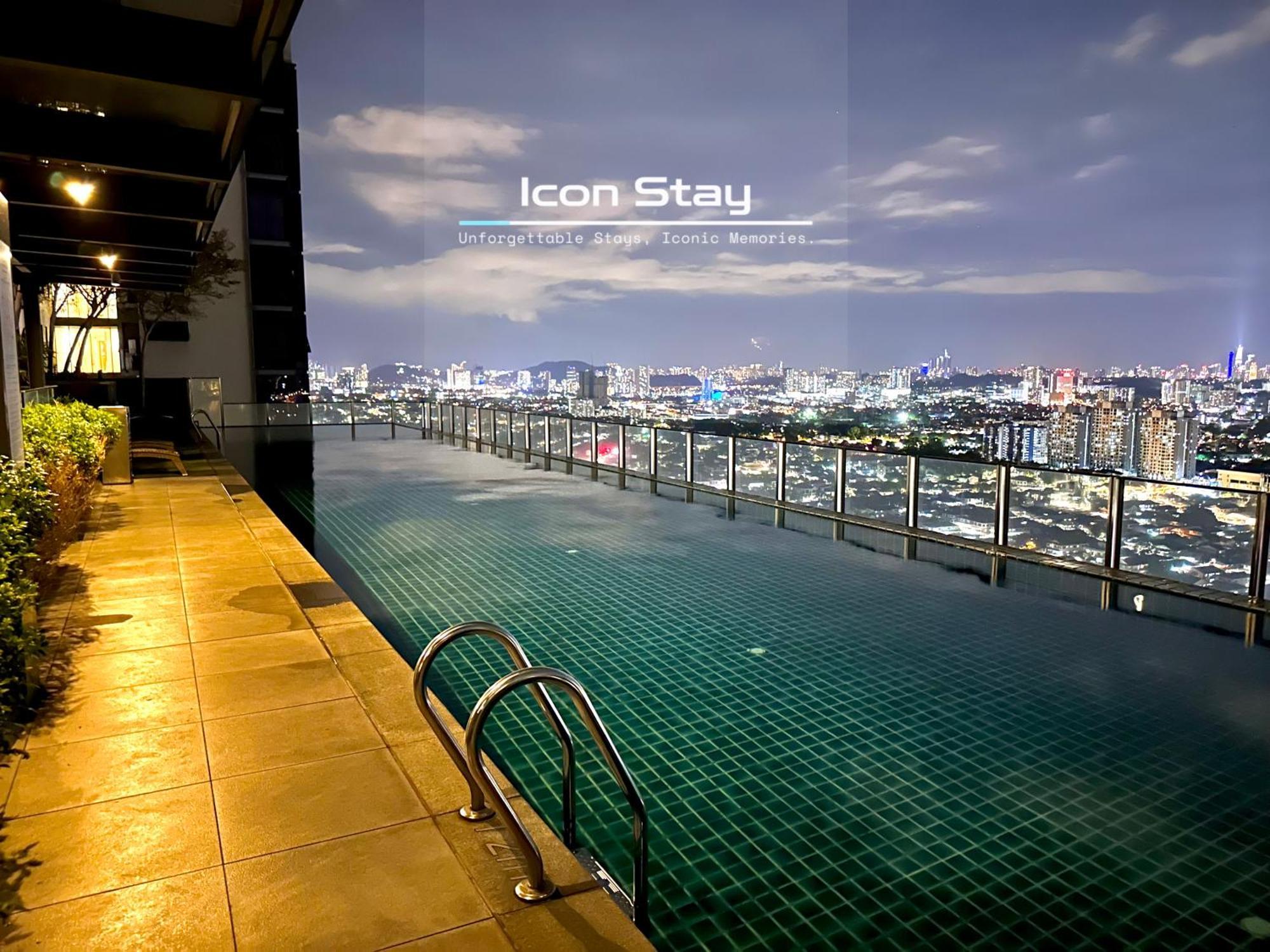 Takuro Homestay ペタリンジャヤ エクステリア 写真