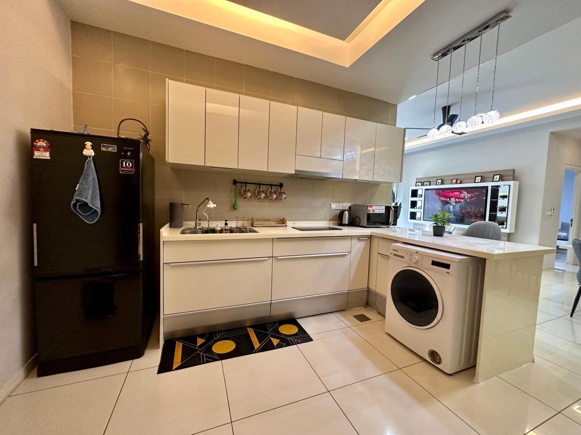 Takuro Homestay ペタリンジャヤ エクステリア 写真