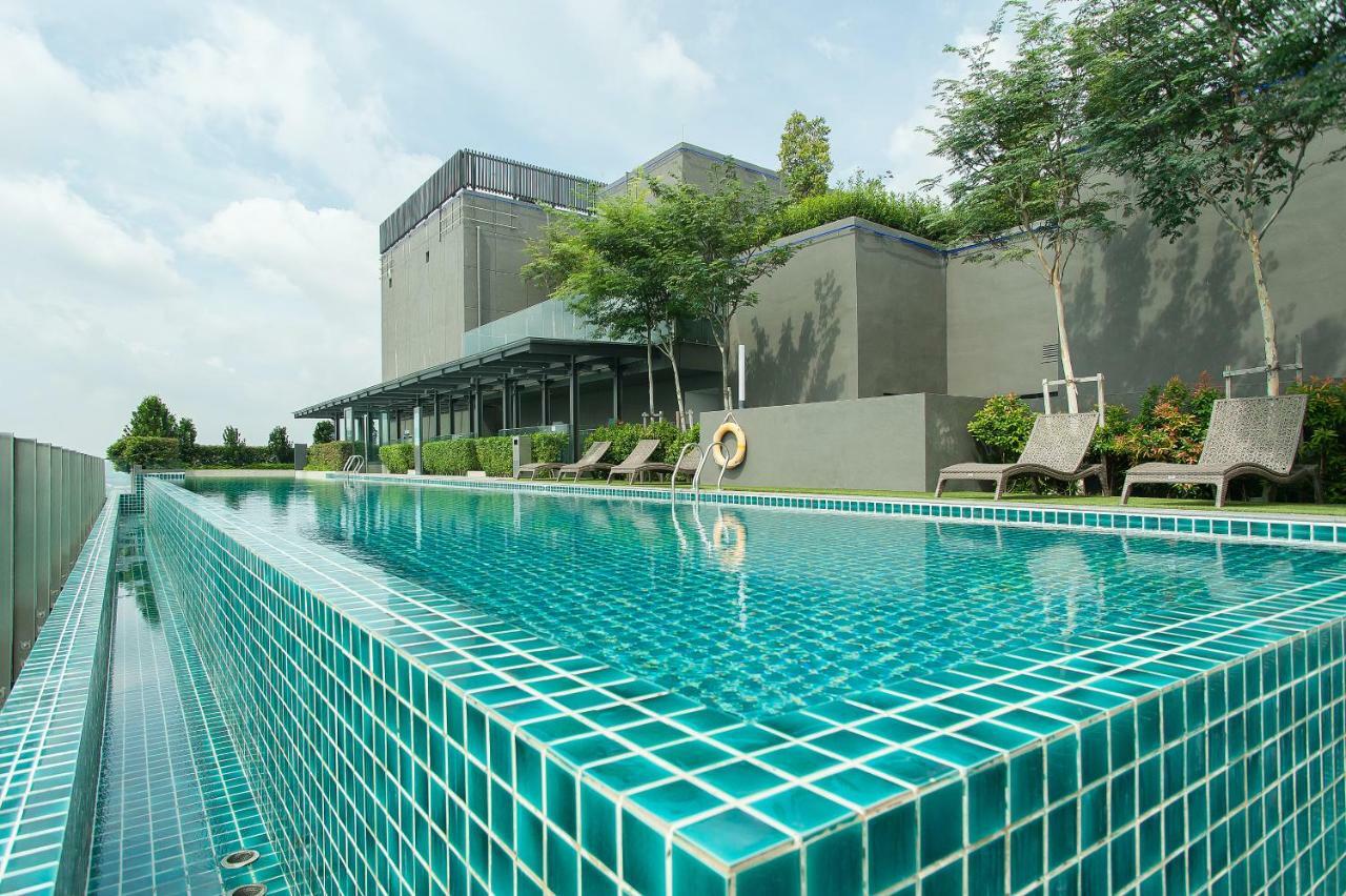 Takuro Homestay ペタリンジャヤ エクステリア 写真